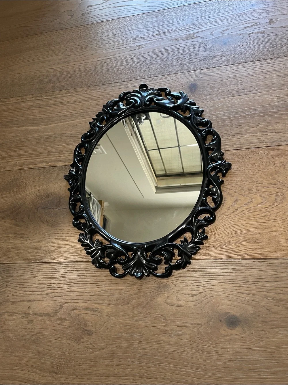 Black Oval Victorian Style Romantic Glam Barocco Accent Mirror